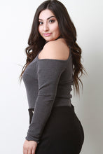 Load image into Gallery viewer, Ribbed ነፃ በቅዝቃዜ ሽያጭ ተጠቃሚ የሚሰጡዋቸውን Keyhole ከፍተኛ