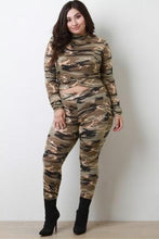Load image into Gallery viewer, ቅድሚያ በመስጠት Camouflage ሰብል ከፍተኛ አሁን Leggings ስብስብ
