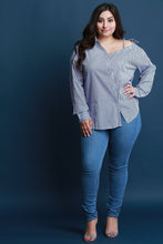 Load image into Gallery viewer, Pinstripe Asymmetrical ሽያጭ አዝራር-የሚሰጡዋቸውን ከፍተኛ
